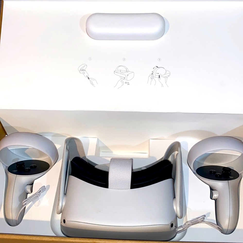 Oculus - Quest 2 Advanced All-In-One Virtual Reality Headset - 256GB